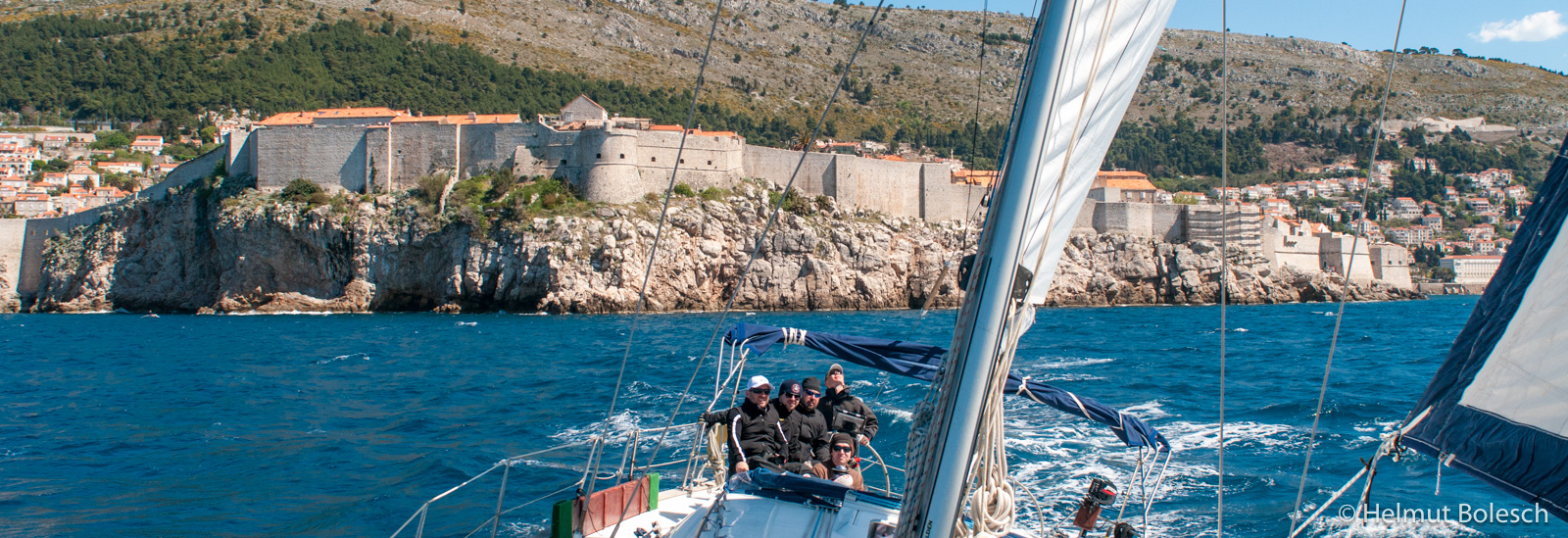 Segeln vor den Mauern von Dubrovnik - Foto © Helmut Bolesch