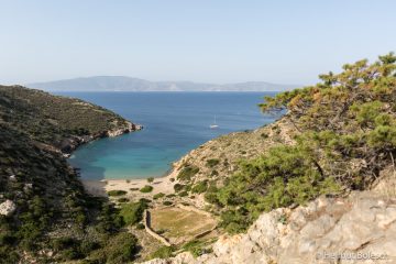 Einsame Bucht auf der Insel Irakleia, Griechenland – Foto © Helmut Bolesch